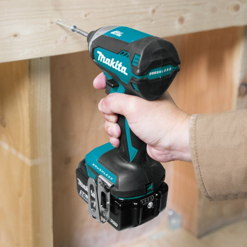 Makita XDT131  18V LXT Lithium-Ion Brushless Cordless Impact Driver Kit (3.0Ah) Image 2