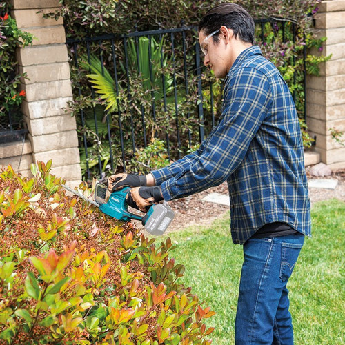 Makita XMU04ZX  18V LXT Lithium-Ion Cordless Grass Shear with Hedge Trimmer Blade, Tool Only Image 2