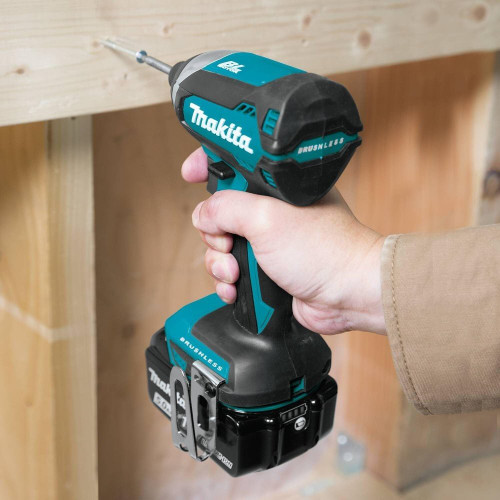 Makita XT269T  18V LXT Lithium-Ion Brushless Cordless 2-Piece Combo Kit Hammer Drill-Driver and Impact Driver (5.0Ah) Image 3