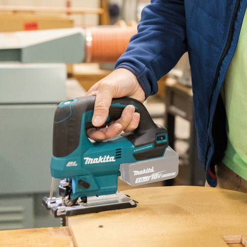Makita XVJ04Z  18V LXT Lithium-Ion Brushless Cordless Jig Saw, Tool Only Image 4