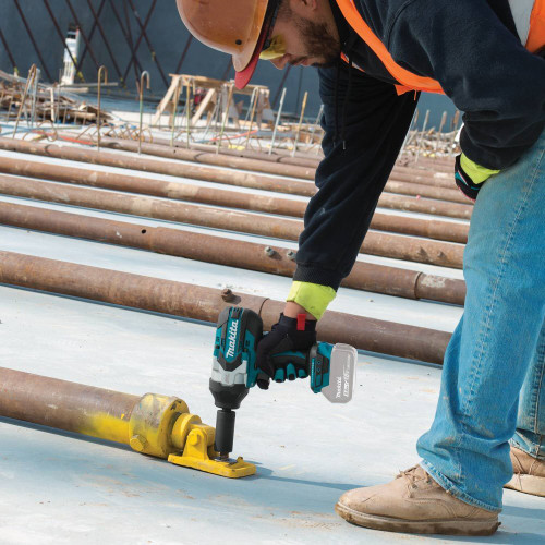 Makita XWT08Z  18V LXT Lithium-Ion Brushless Cordless High Torque 1/2" Sq. Drive Impact Wrench, Tool Only Image 2