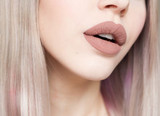 5 Tips to Avoid Dry, Flaky Lips This Winter