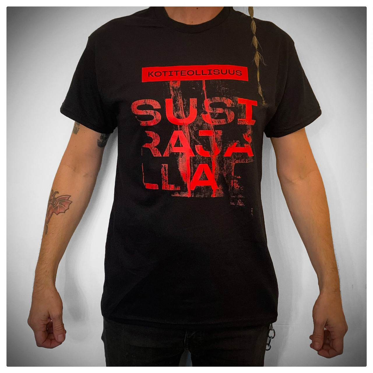 Susirajalla T-paita