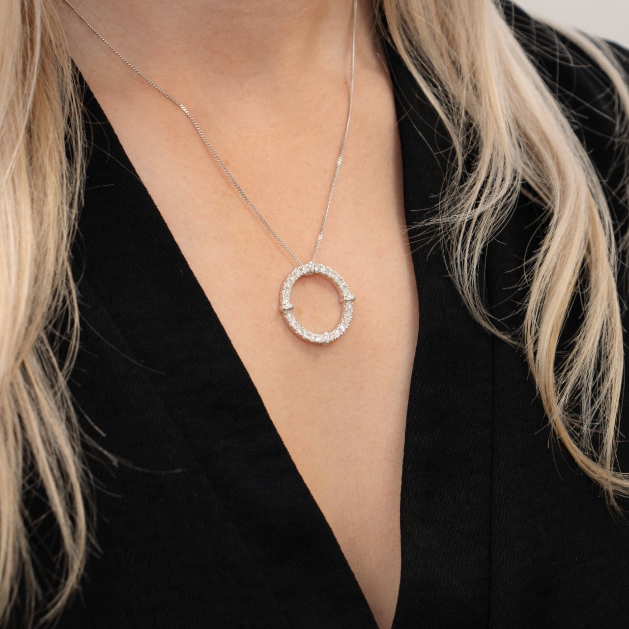 9ct White Gold 1ct Diamond Circle of 