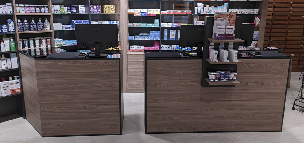 Interior de Farmacia Carmen Ortiz en Benacazón (Sevilla)