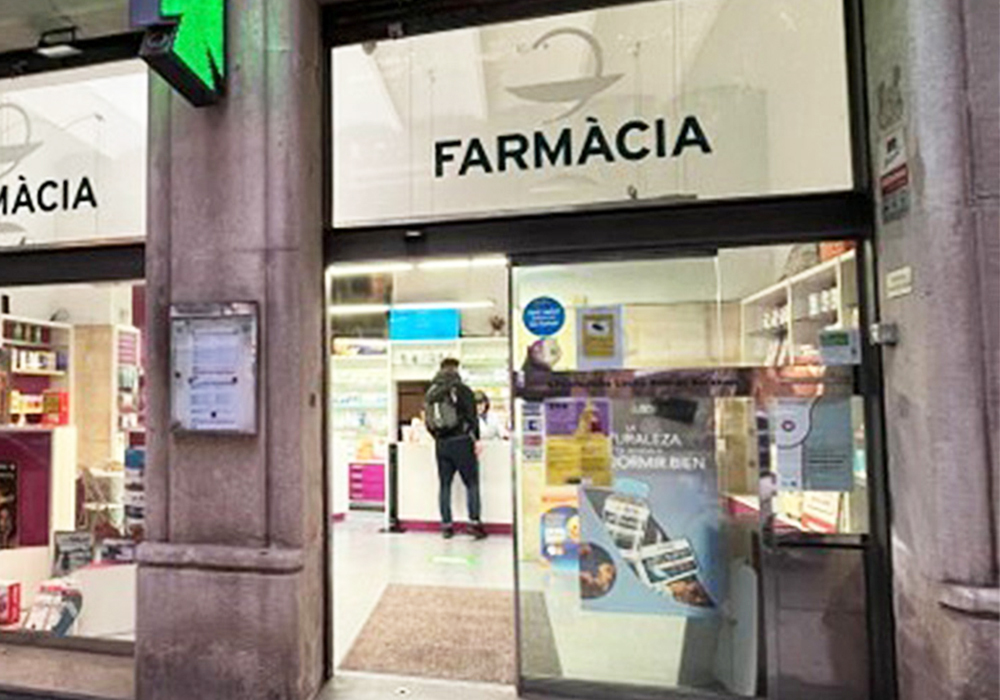 FACHADA 2 FARMACIA DE LAURA