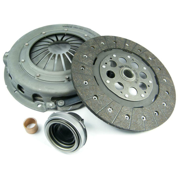 VALEO Clutch Kit OEM VALEO for Discovery 2 Td5, car clutch components including clutch pressure plate, friction disc, and release bearing.