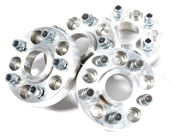 Terrafirma Wheel Spacers 30mm Alloy TERRAFIRMA for Discovery 4, set of silver wheel spacers with bolt holes.