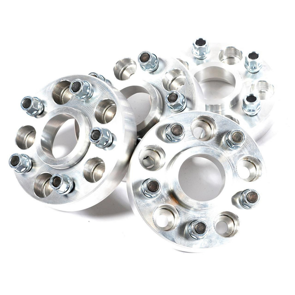 Terrafirma Wheel Spacers 30mm Alloy TERRAFIRMA for Discovery 4, set of silver wheel spacers with bolt holes.