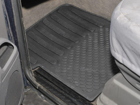 Britpart Front Rubber Mat Set for Discovery 2, black rubber car floor mats with textured surface for front vehicle footwell area.