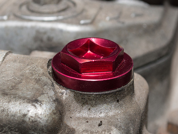 Land Rover Discovery 1 Tdi Thermostat & Radiator Red Aluminium Bleed Screw Plug - ERR4686RED