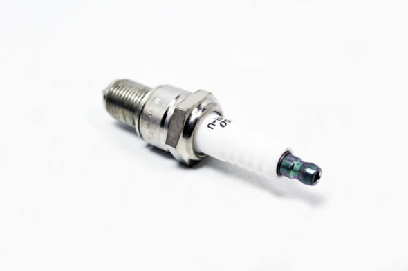 ERR3799D-Defender/Discovery 1 Spark Plug | Denso from JGS4x4
