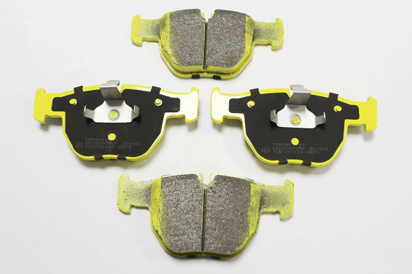 Range Rover L322 Performance Front Brake Pad Set from JGS4x4