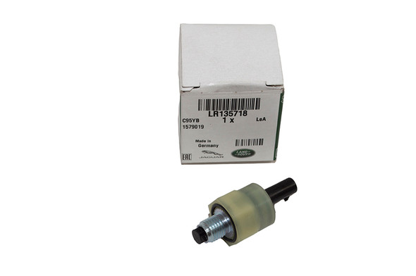 Oil Filter Housing Pressure Switch for Defender and Range Rover Evoque 2.0 Diesel Ingenium | Genuine - LR135718 from JGS4x4