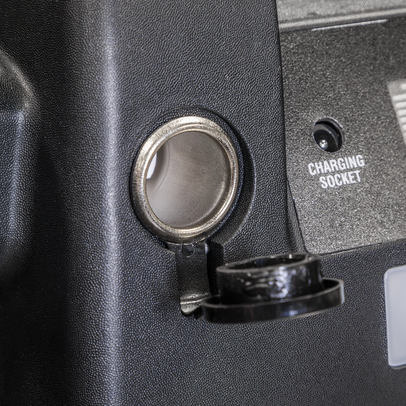 RoadStart® 12/24V Emergency 8-Cylinder Jump Starter 6L