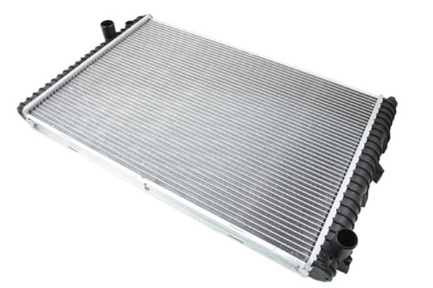 Discovery 2 V8 Engine Cooling Radiator - PCC000650 from JGS4x4