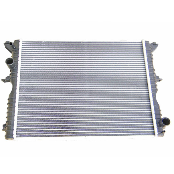Radiator Cooling for Defender Td5 PUMA 2.2.4 TD4 TDCi, direct replacement radiator cooling with metal fins and plastic tank, suitable for Land Rover Defender models from 2002.