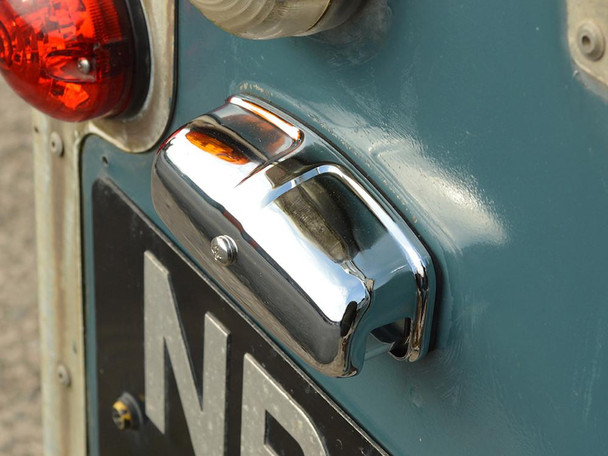 Britpart Replacement Number Plate Light in Chrome - XFC100550CH, chrome finish, LED light, for Defender and Series vehicle license plate illumination. Britpart Replacement Number Plate Light in Chrome - XFC100550CH, chrome finish, LED light, for Defender and Series vehicle license plate illumination.
