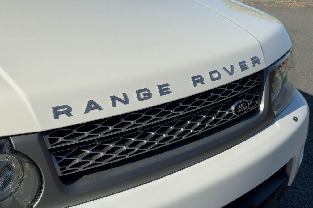 Range Rover Sport L320 front and bonnet design