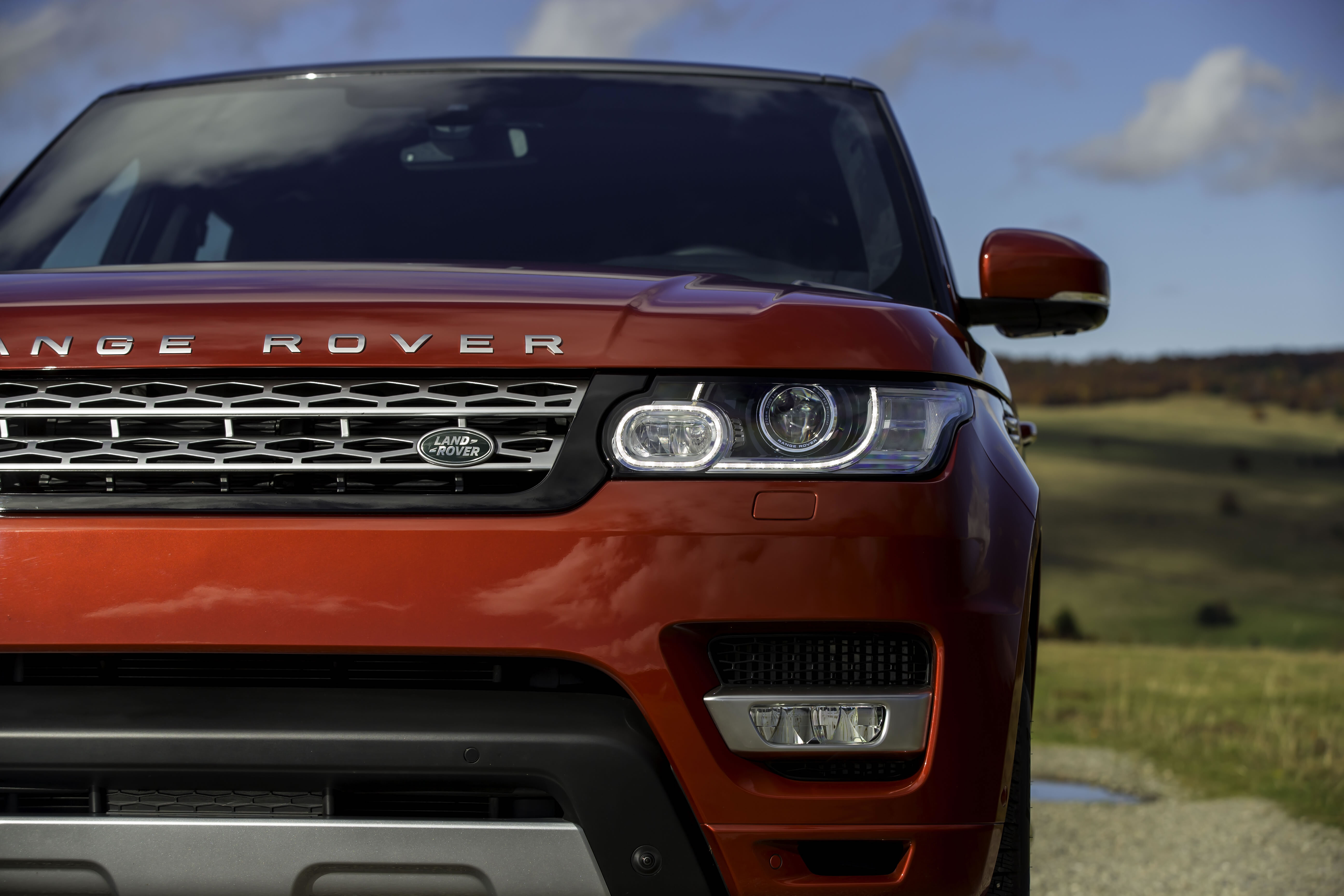 Range Rover Sport L494 front view