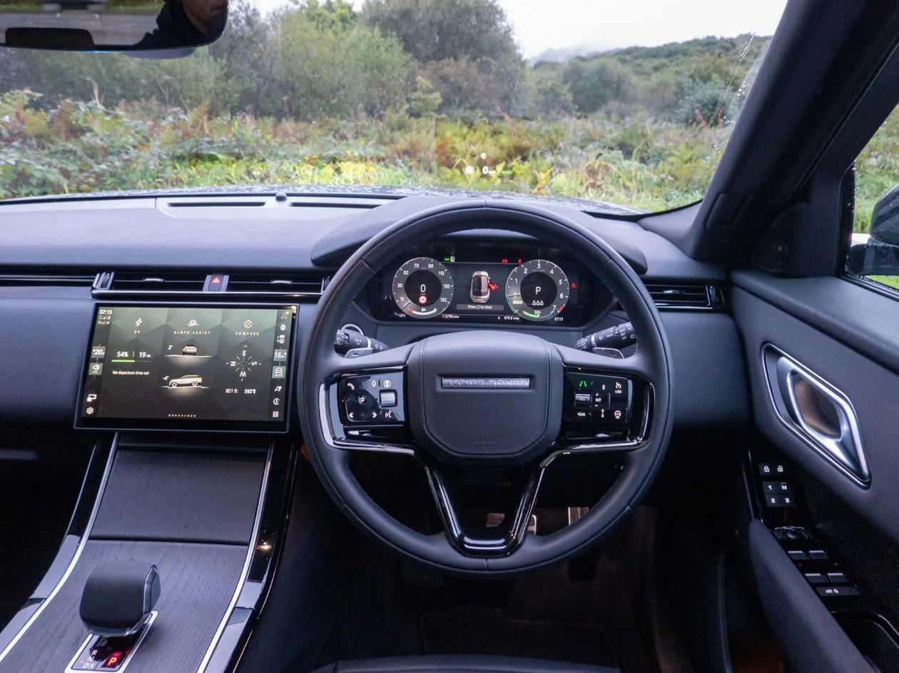 Range Rover Velar dashboard and interior