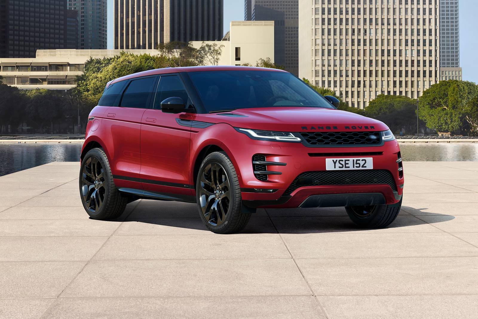 Range Rover Evoque looks smart in any environment