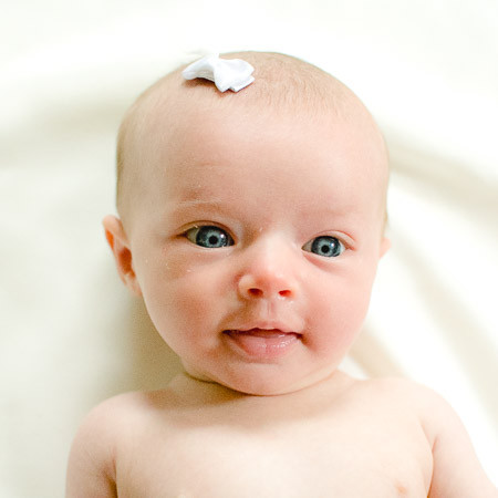 newborn head bows