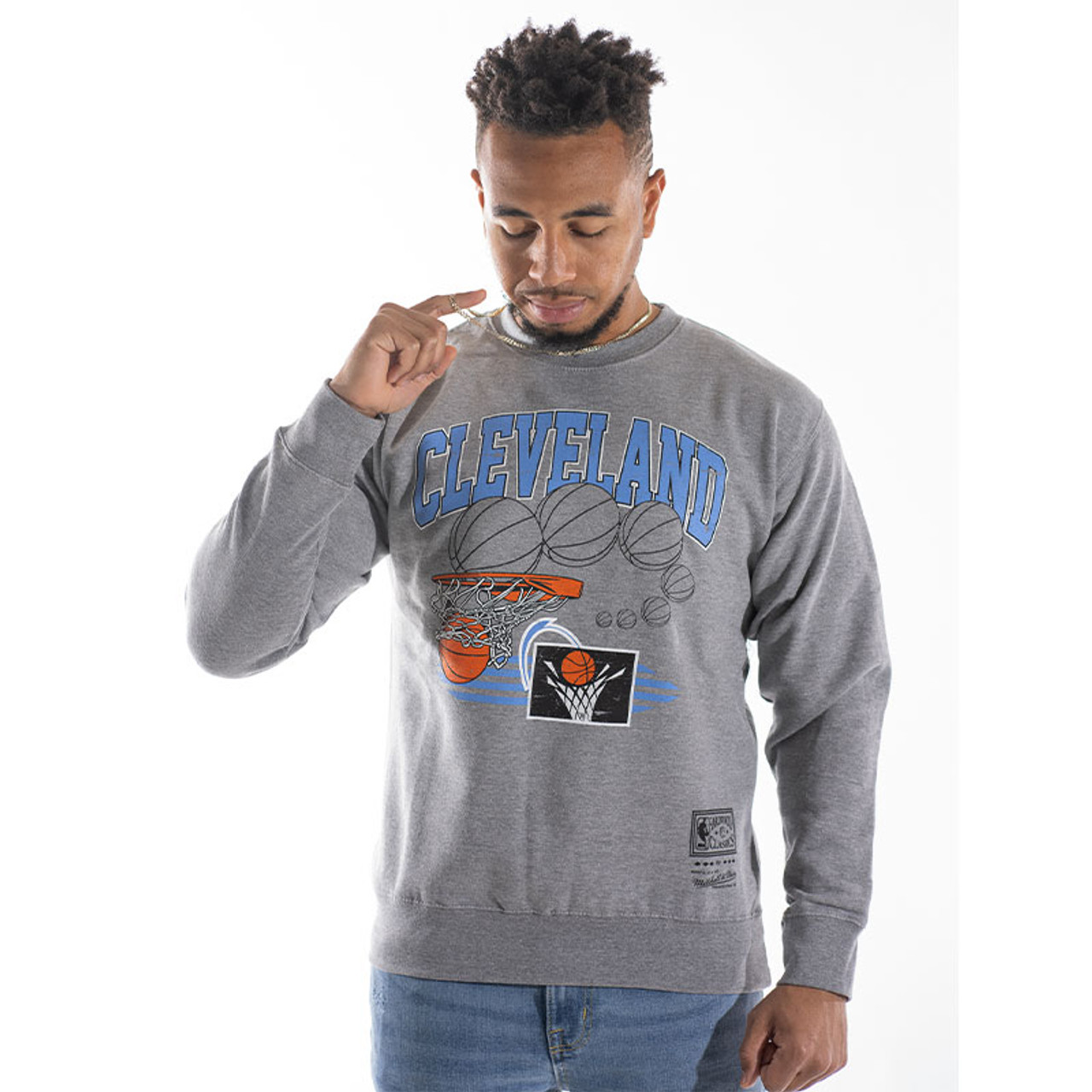 M&N 90s Vintage Hoop Crewneck | Cavs Team Shop