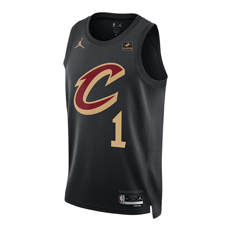 1-strus-cavs-black-statement-
