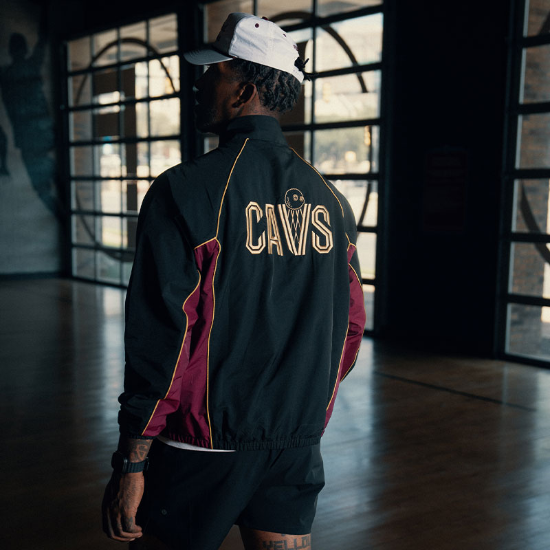 Cleveland Cavaliers スタジアムジャケット L 24548-nylon-hooded-bomber-