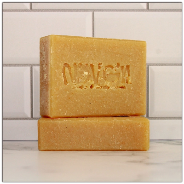 Beer Soap Bar Who doesn’t like a good beer? In fact, beer soap packs a big punch when it comes to moisturizing. Hops, an ingredient in beer, contains skin softening amino acids which can soothe irritated and inflamed skin.