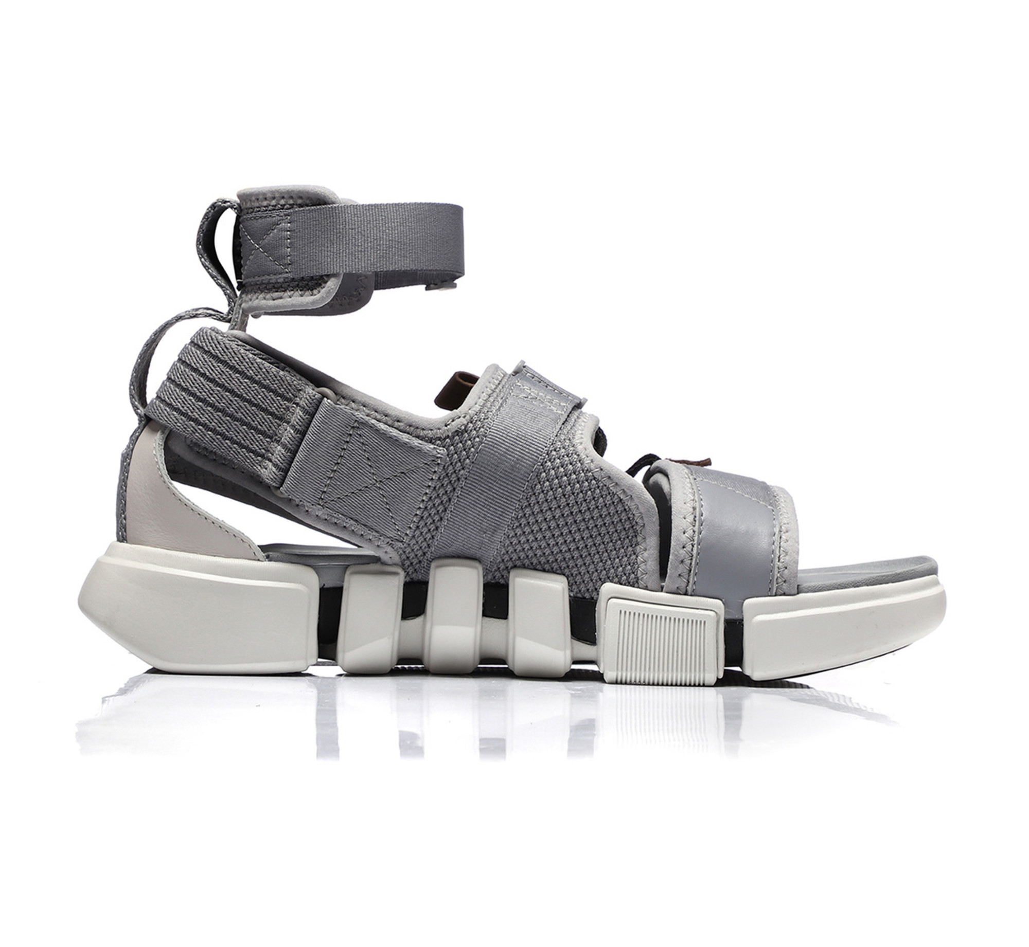 Li-Ning Paris Fashion Week Sandal Grey | Shop online now at 