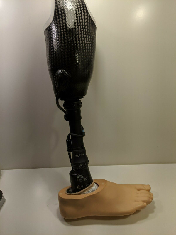 ALM BELOW KNEE PROSTHETIC LEG