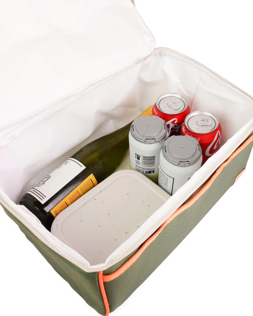 Great volume iof around 20L, this Bon Bon Cooler Bag is functionally for lots of snacks and wine.