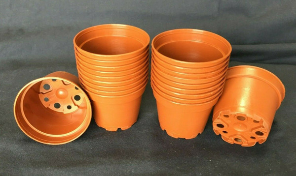 Plastic Pots, TO6D, Poppelmann 6 cm. Lot of 20 New