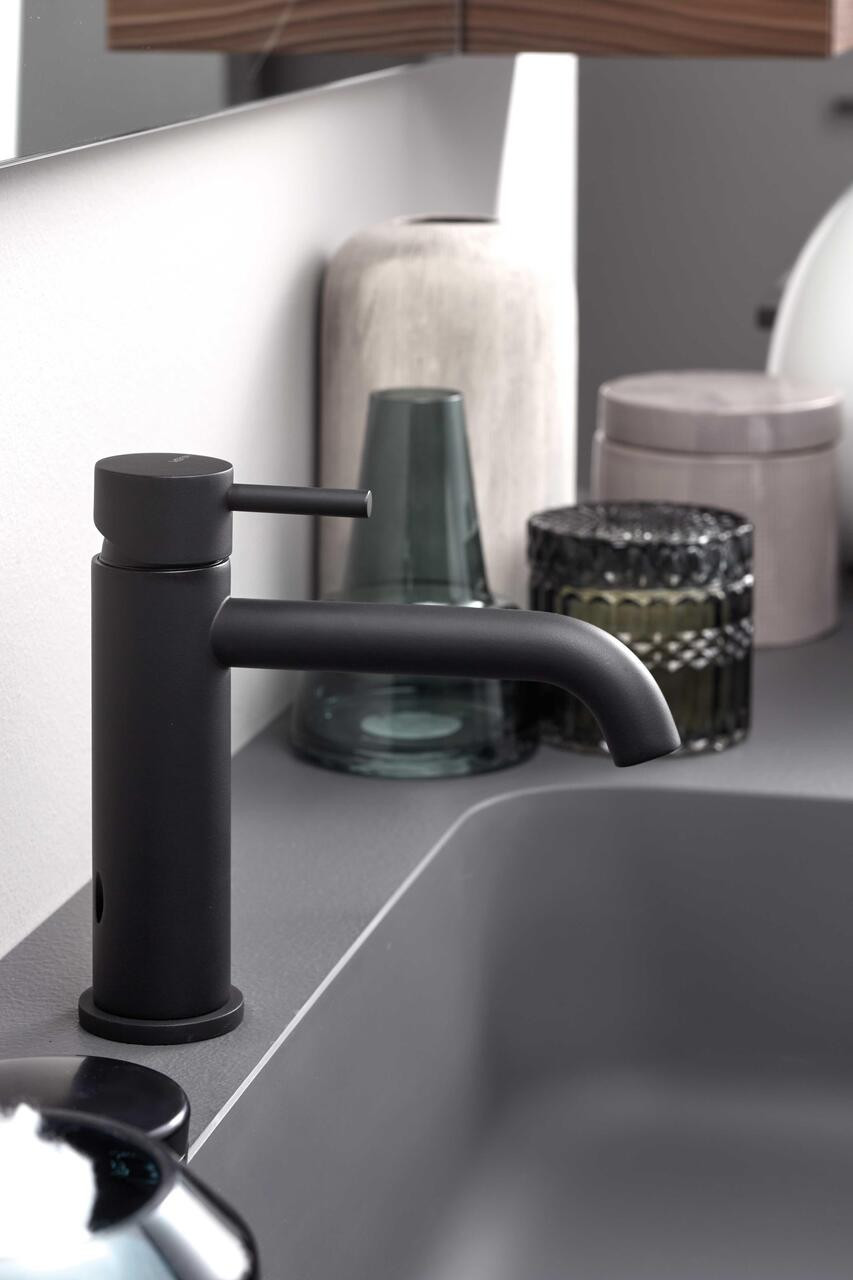 4-Hole Deck Mounted Bath/Shower Mixer - DITS1226_3_CAM.jpg