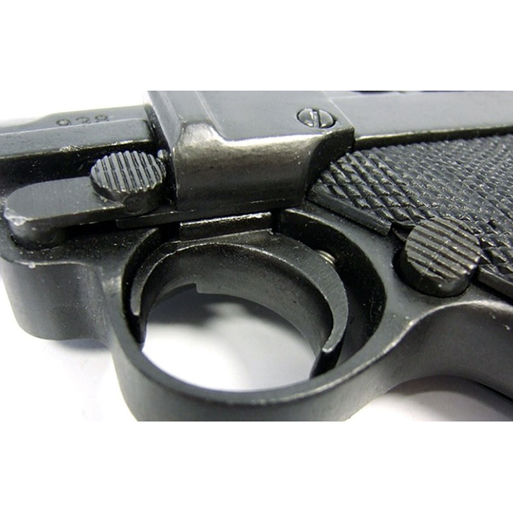 Luger P08 Pistol | Military Issue Collectibles