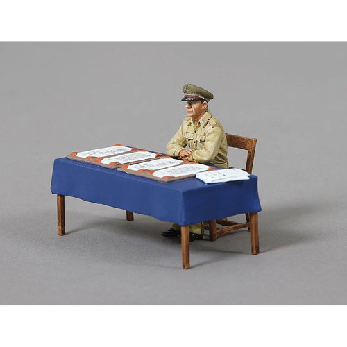 General MacArthur Japanese Surrender 1/30 Figure Main Image