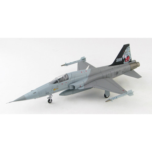 F-5T Tiger II 1/72 Die Cast Model Main Image