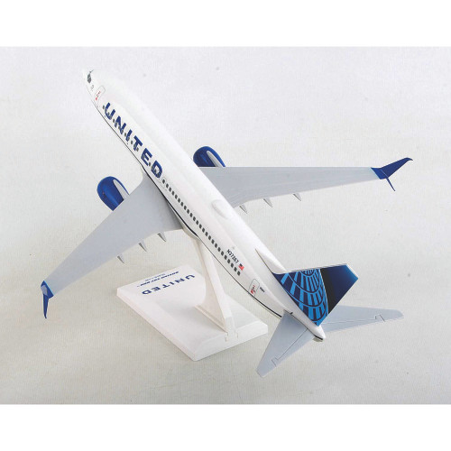 Boeing B737-800 1/130 Model United Airlines Alt Image 2