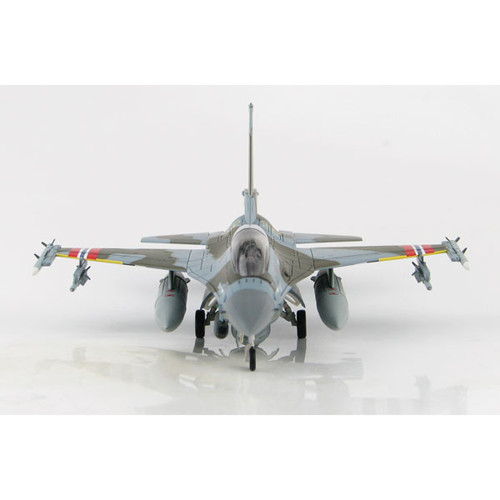 F-16BM Fighting Falcon 1/72 Die Cast Model Alt Image 4