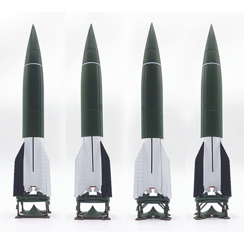 V-2 Rocket with Meillerwagen and Brennstand 1/72 Model Alt Image 3