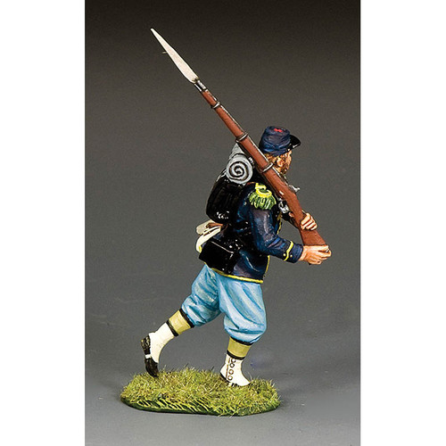 Infantryman Advancing with hand on rifle 1/30 Figure Alt Image 1