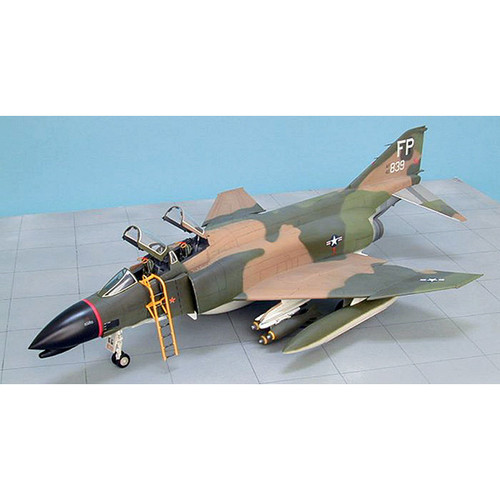 F-4C/D Phantom II 1/32 Kit Main Image