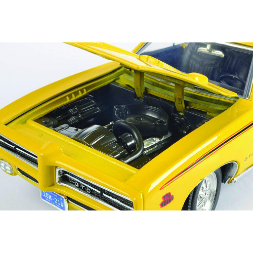 1969 Pontiac GTO "The Judge" 1/18 Die Cast Model Alt Image 3