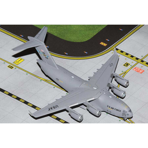 C-17 Globemaster III 1/400 Die Cast Model - Dover AFB Main Image