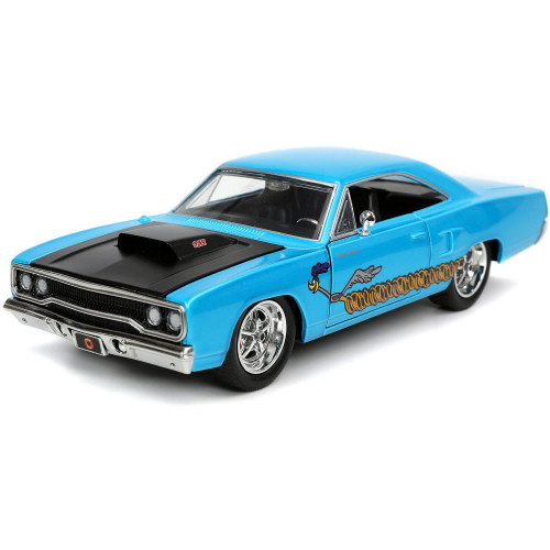 1970 Plymouth Road Runner & Wile E. Coyote Figure Alt Image 4