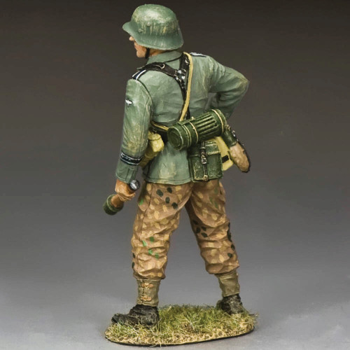SS Squad Leader 1:30 Figure King and Country (WS378) Alt Image 2
