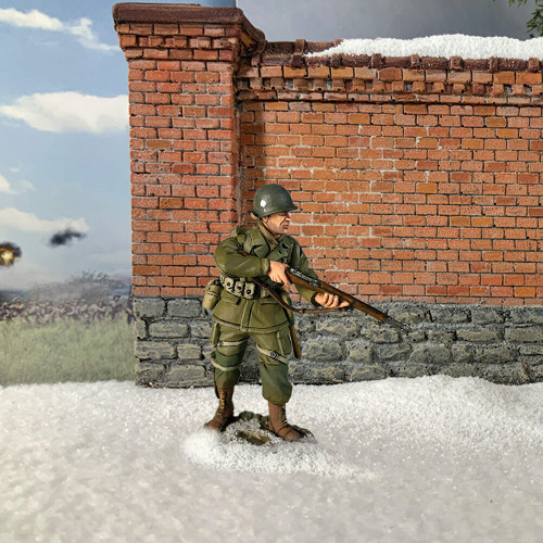 U.S. 101st Airborne Advancing w/Caution 1/30 Figure-Winter William Britain (25064) Alt Image 2