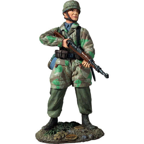 German Fallschirmjager with K-98 No.2 1/30 Figure  William Britain (25053) Main Image